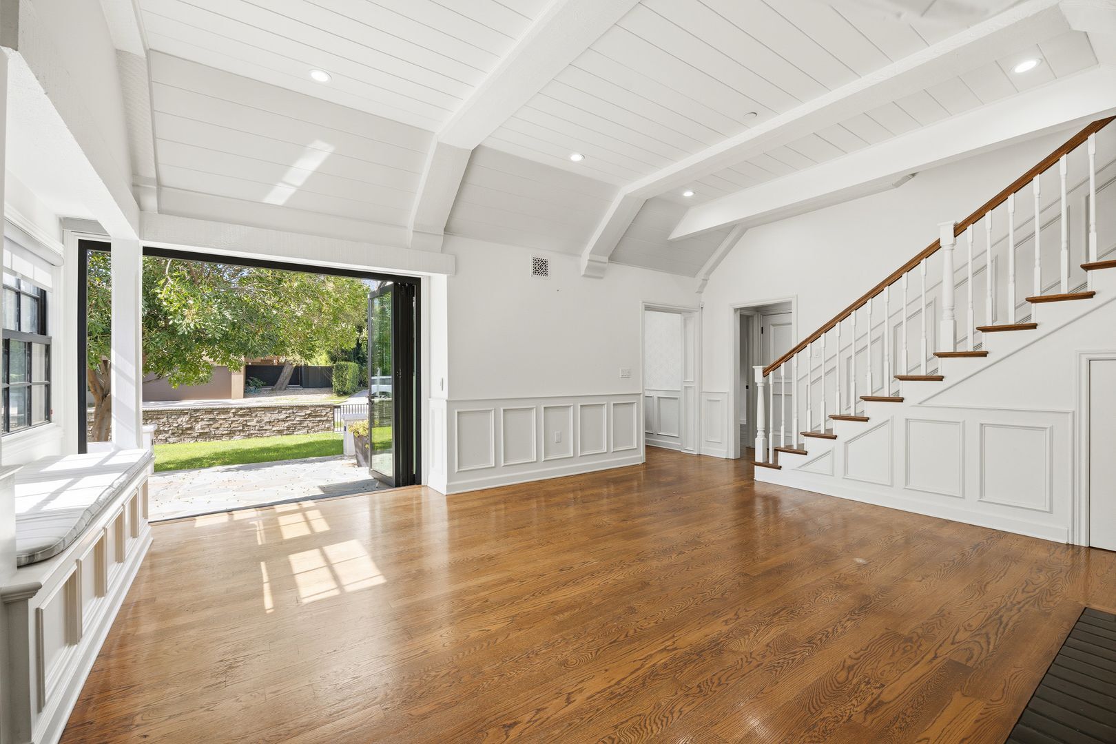 Building Photo - Beautiful Two-Story Burbank Home with Pool, Hardwood Floors & Guest House