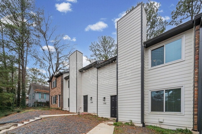 Building Photo - 1342 N Hampton Rd