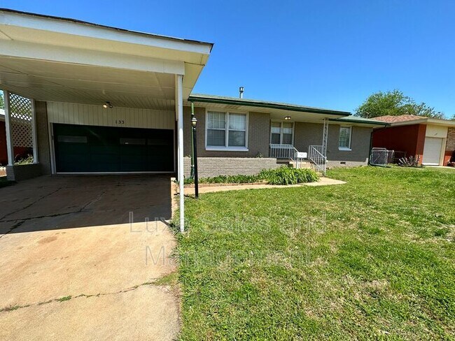 Building Photo - 133 W. Jarman Drive