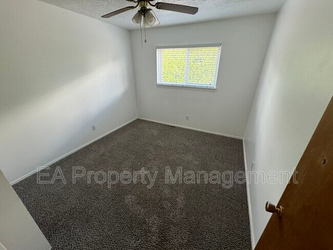 Building Photo - 10321 Santa Paula Ave NE