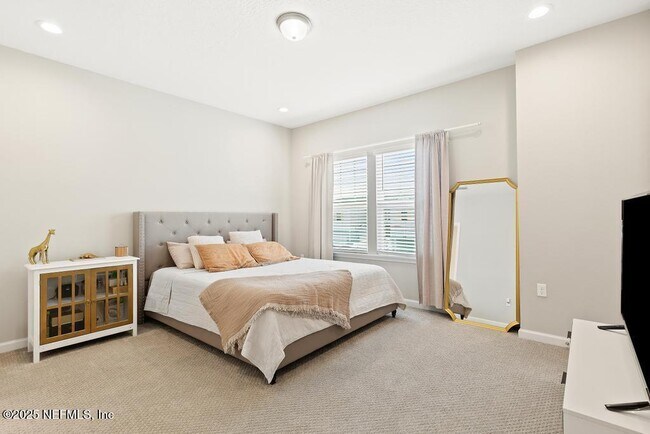 Building Photo - 91 Pinebury Ln