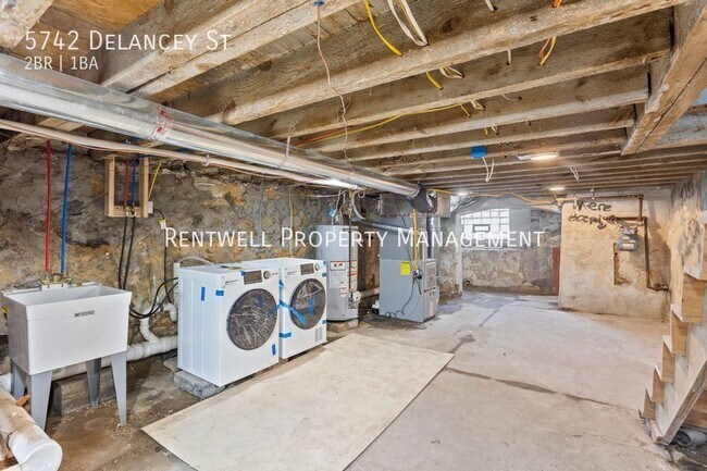 Building Photo - 5742 Delancey St