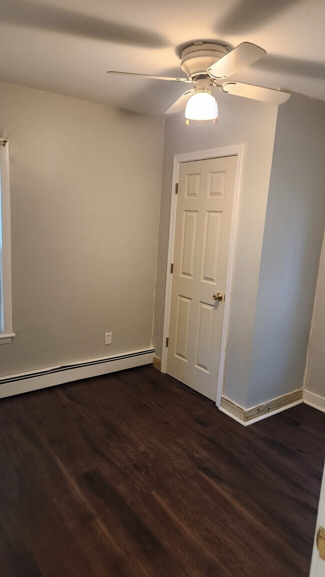 Building Photo - 61 Wilson St