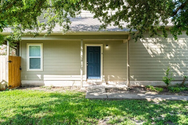 Primary Photo - 8703 Schick Rd