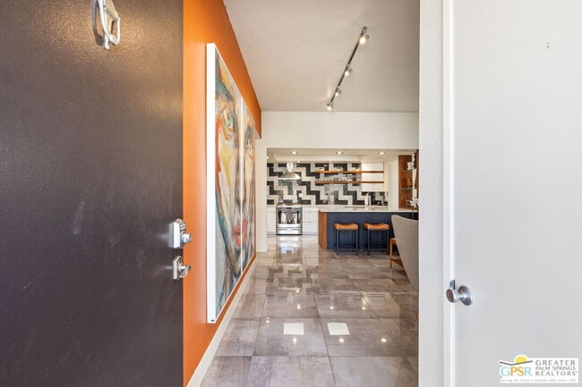 Building Photo - 427 N Calle Rolph