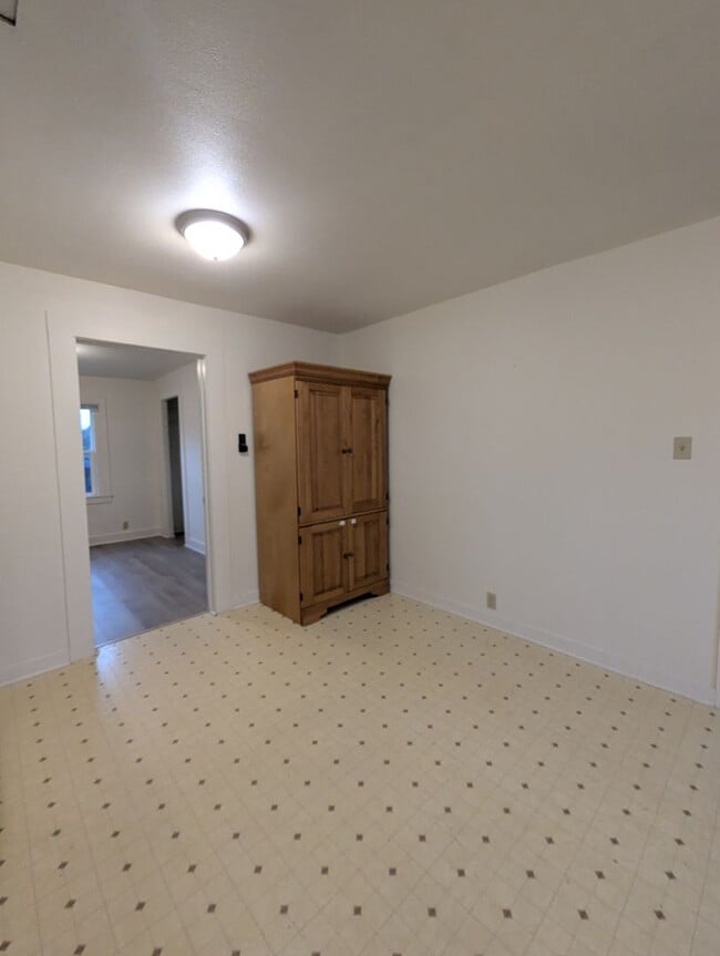 Building Photo - $600 Move In Credit! Charming Country Home in Silver Creek