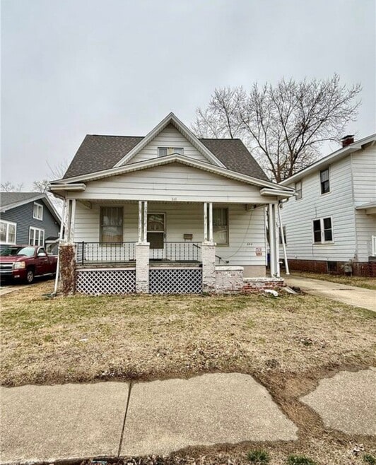 Building Photo - 644 W Division St