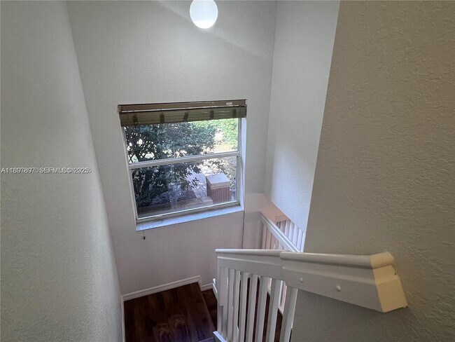 Building Photo - 2224 Anchor Ct