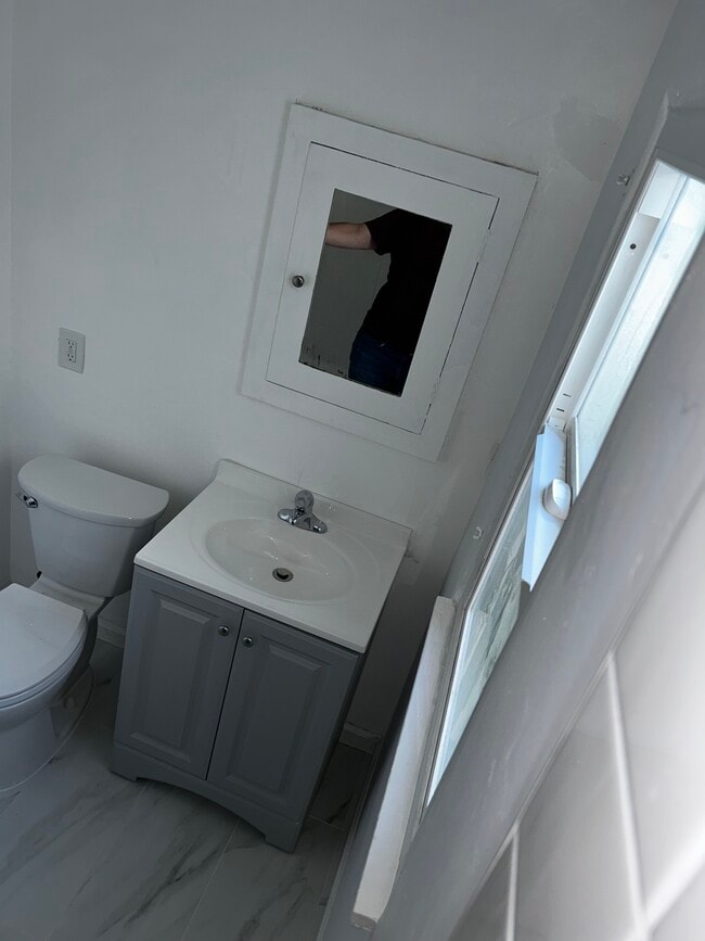 Remodeled bathroom - 8327 Blackburn Ave