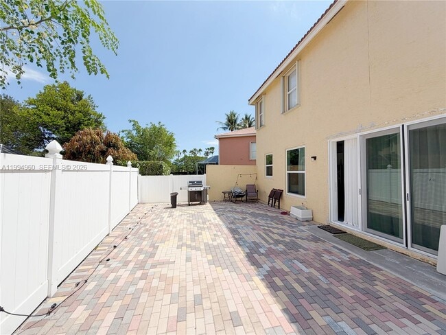 Building Photo - 5005 Northern Lights Dr