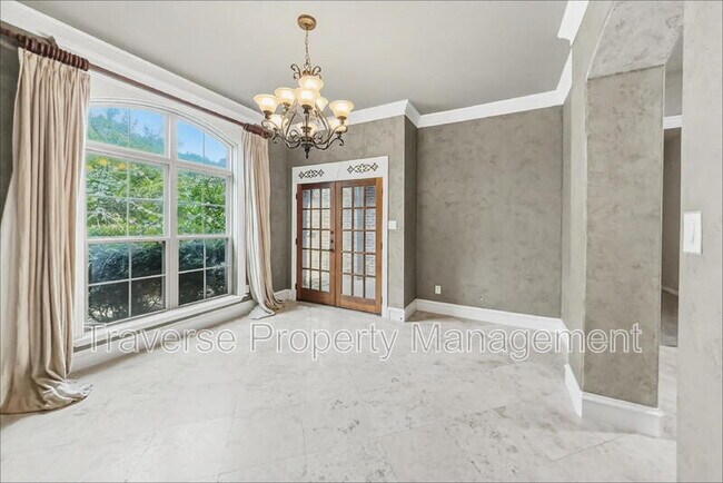 Building Photo - 129 Acorn Ln