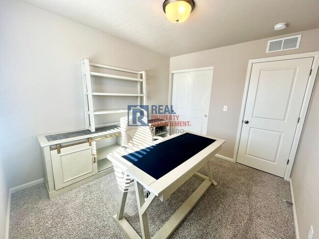 Building Photo - 9274 Tungsten Hts