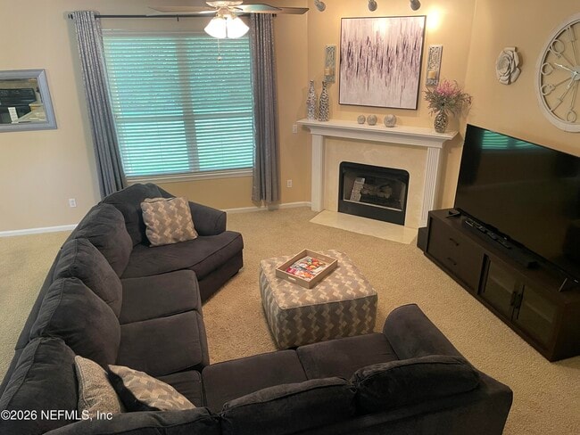 Building Photo - 2543 Willow Creek Dr