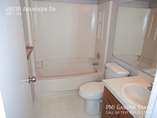 Building Photo - 4803B Aberdeen Dr