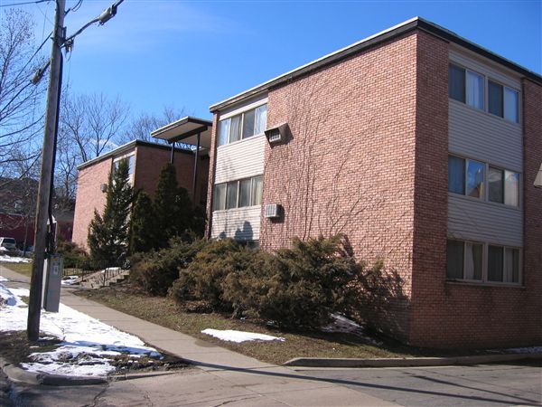 Primary Photo - 1015 E Ann St