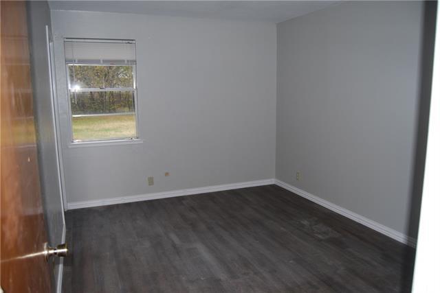 Building Photo - 909 Memorial Dr