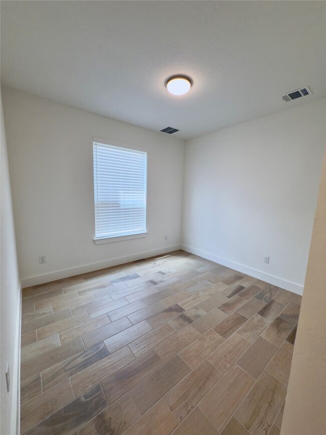 Building Photo - 15206 Cortines Ct