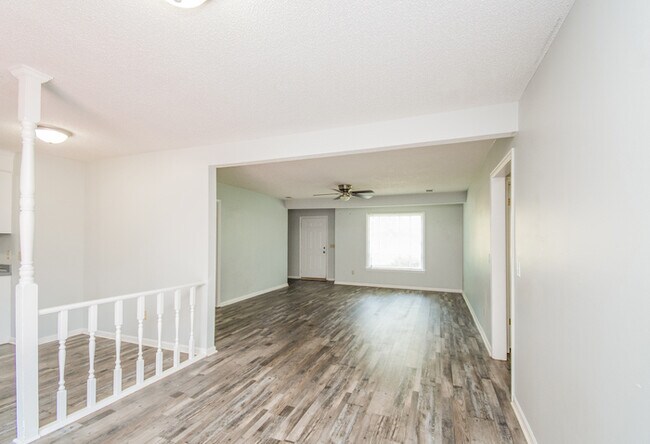 Building Photo - Charming Columbia, SC Home!