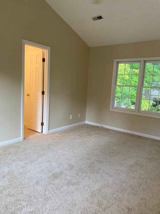 Building Photo - 201 Mint Hill Dr