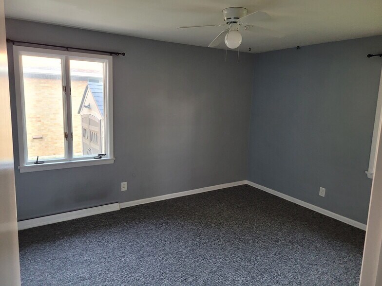 1st bedroom - 43 Vanderbilt St