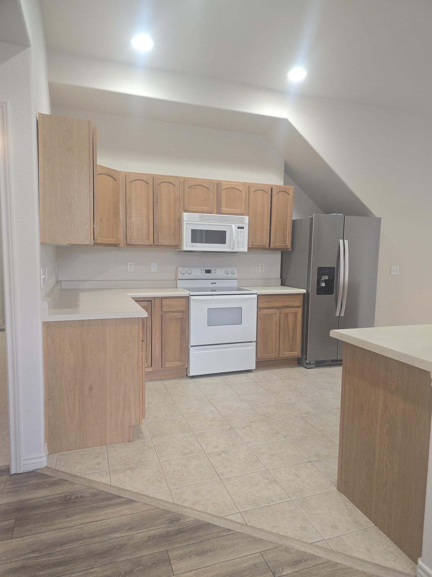 Building Photo - 772 Glen Ct