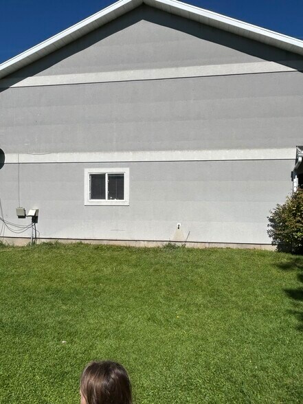 Building Photo - 166 E 1800 N