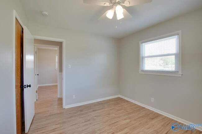 Building Photo - 803 Mead Rd NE