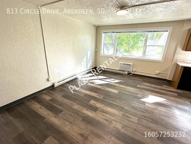 Building Photo - 1020 N 2nd St