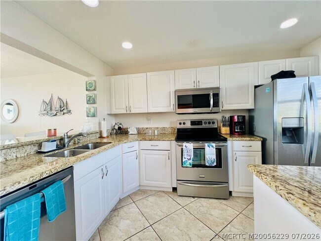 Building Photo - 4250 N Hwy A1A