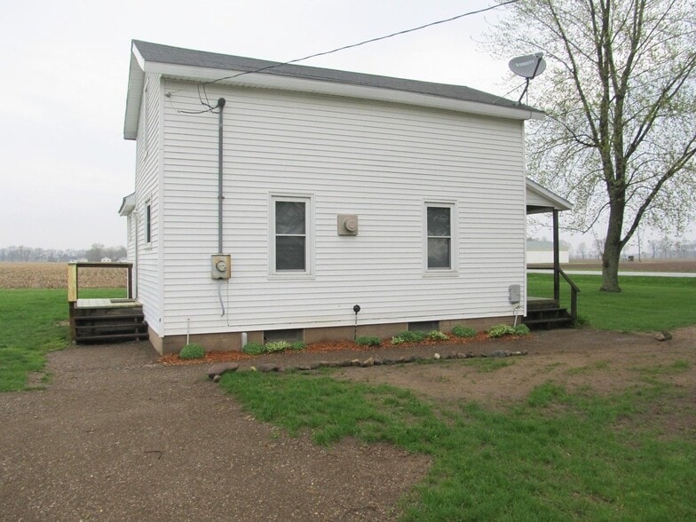 Building Photo - 50980 Silver St