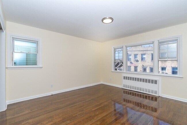 Building Photo - 7 Burdette Pl