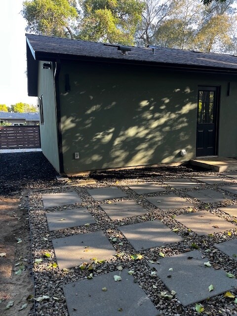 Building Photo - 1374 E Valley Rd
