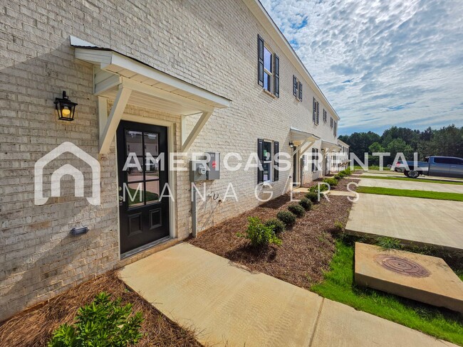 Building Photo - New Construction Townhome for Rent in Clanton, AL!