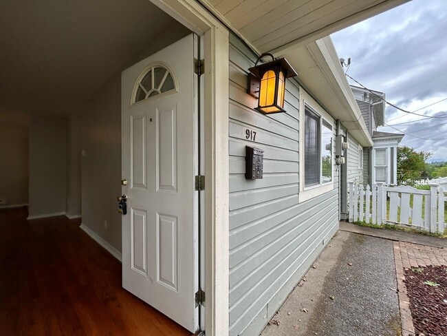 Building Photo - Tranquil 1 Bed, 1 Bath House!