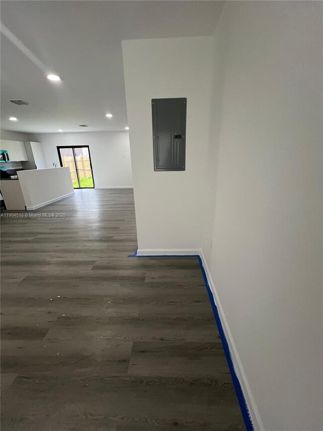 Building Photo - 558 NW 7th St