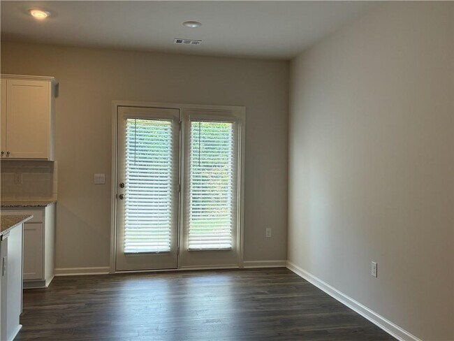 Building Photo - 472 Stoneybrook Dr