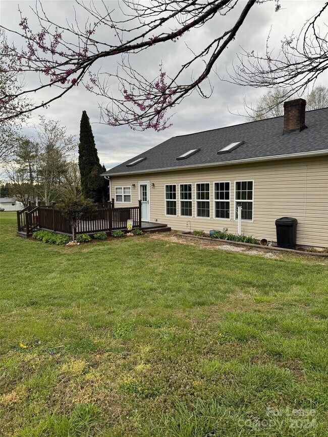 Building Photo - 2793 NC-268