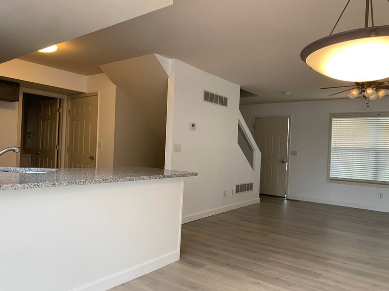 Kitchen - Livingroom - 1205 Pinewood Dr