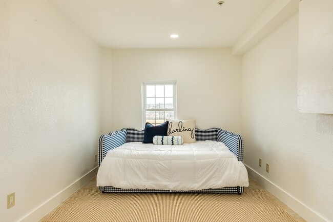Building Photo - 411 Sailfish