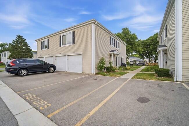 Building Photo - 1306 Cove Dr