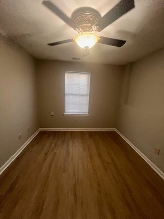 Building Photo - 400 Platt Dr