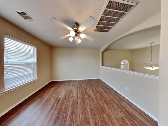 Building Photo - 21349 Thurston Crossing Dr