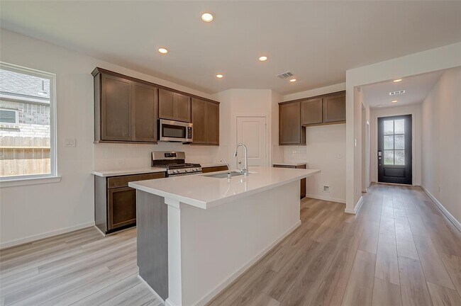 Building Photo - 21807 White Stone Creek Dr