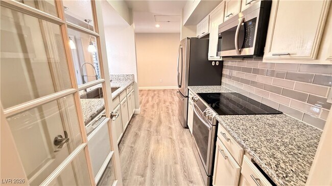 Building Photo - 6650 W Warm Springs Rd