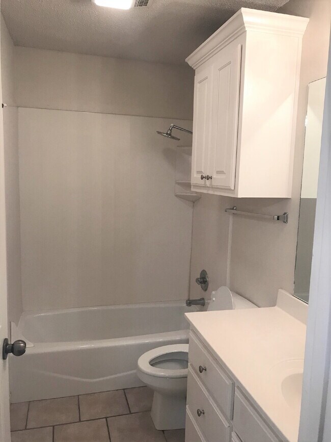 Building Photo - 3/2/2 Duplex in Cooper School District!