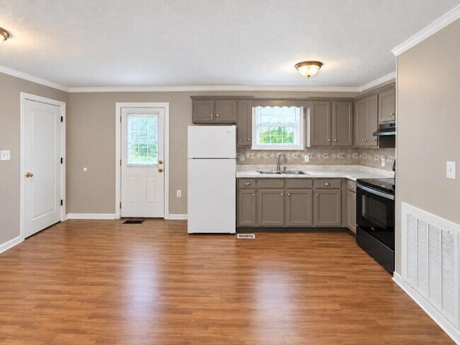 Building Photo - 720 Ranch Hill Dr