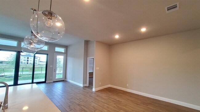Building Photo - 2106 Grapewood Ln