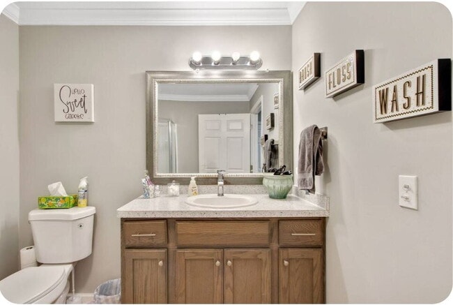 Building Photo - Furnished 3-Bedroom Apartment with Private Entrance and Free Laundry