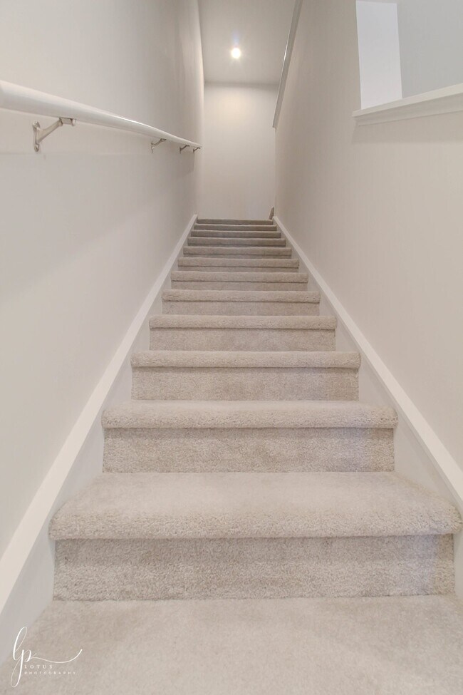 Building Photo - Modern 3-Bedroom Townhome