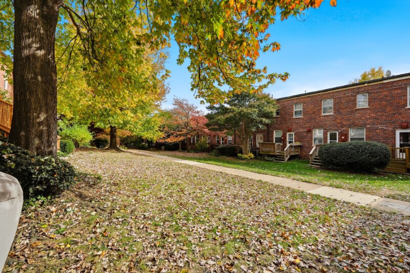 Building Photo - 2700 13th Rd S